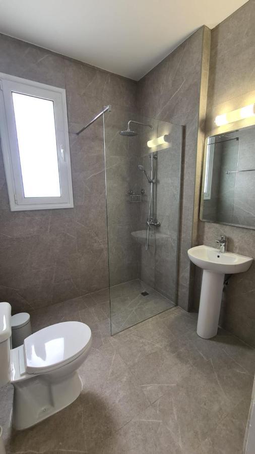 Laertis Apartments - By Imh Travel & Tours Paphos Exteriör bild