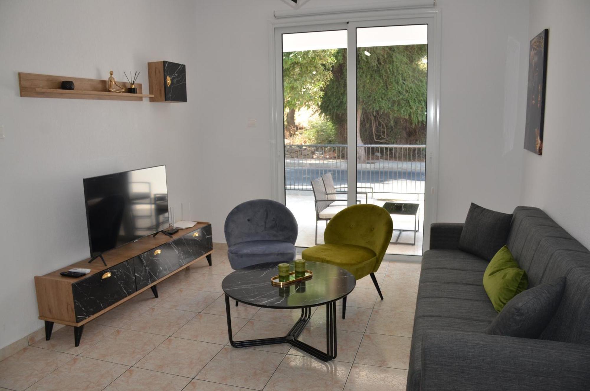 Laertis Apartments - By Imh Travel & Tours Paphos Exteriör bild