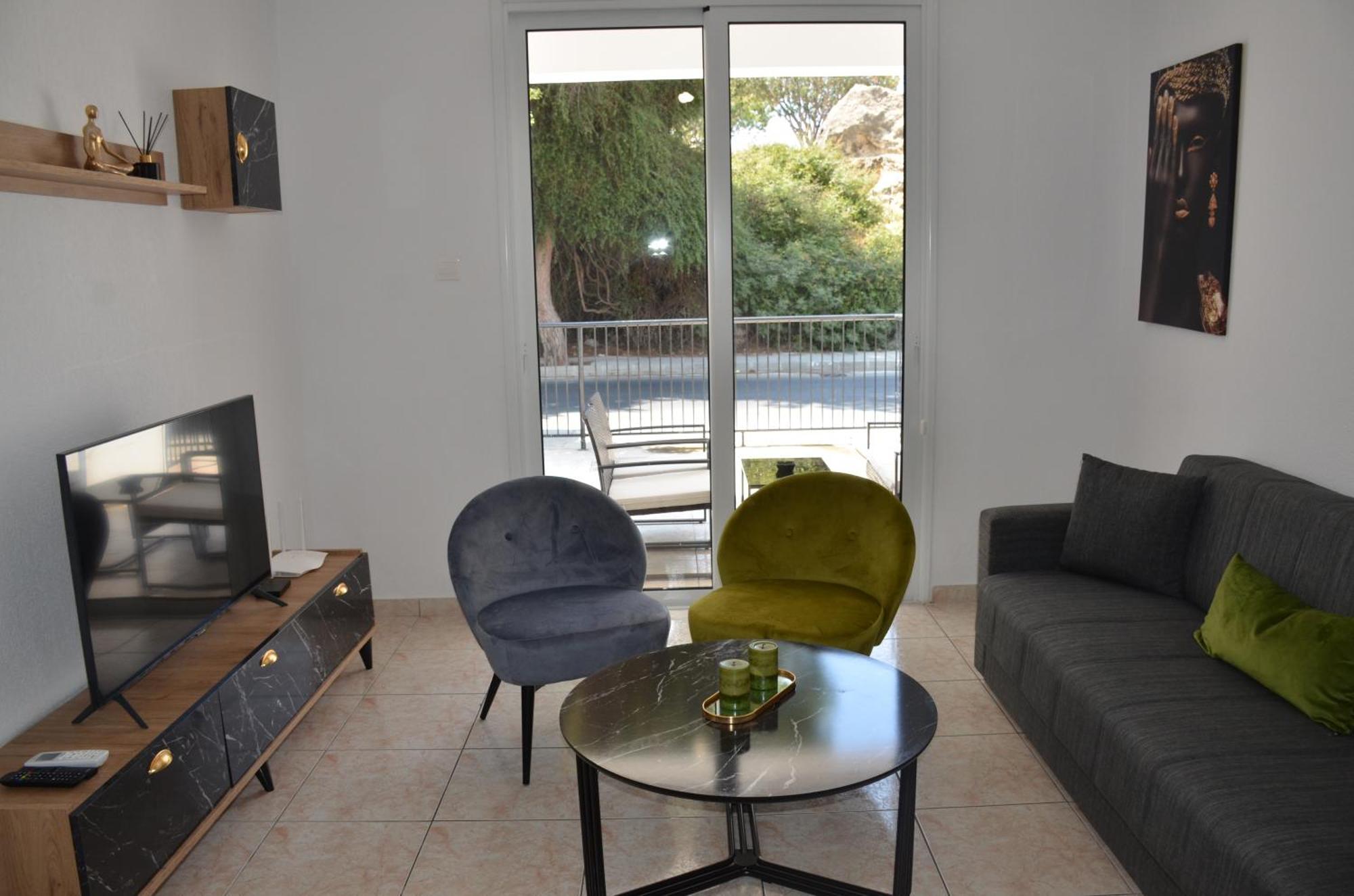 Laertis Apartments - By Imh Travel & Tours Paphos Exteriör bild