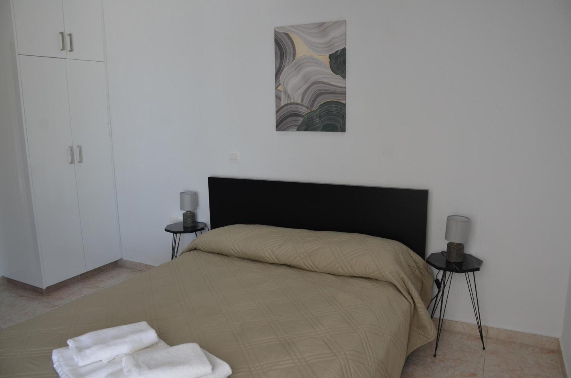 Laertis Apartments - By Imh Travel & Tours Paphos Exteriör bild