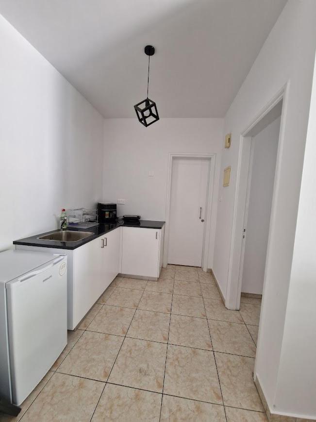 Laertis Apartments - By Imh Travel & Tours Paphos Rum bild